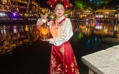 上海网吧门女主角